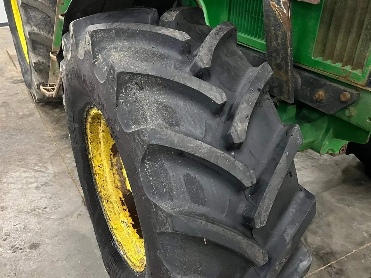 Billede 3 - John Deere 6506 Med frontlæsser og vendegear ved rattet samt nye fordæk