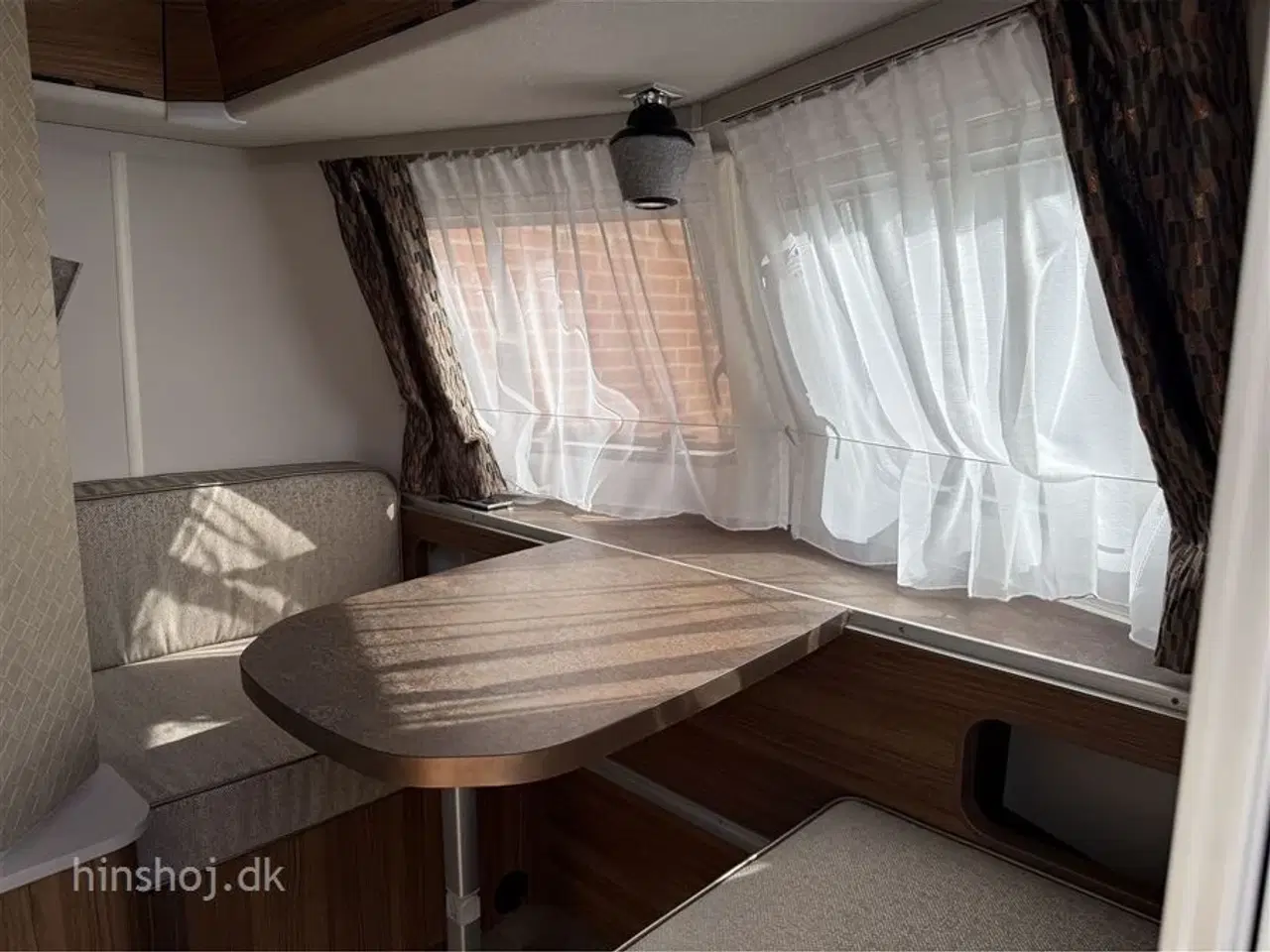 Billede 11 - 2023 - Eriba Touring 430 Legend   Lækker rejsevogn med fast dobbeltseng fra Hinshøj Caravan