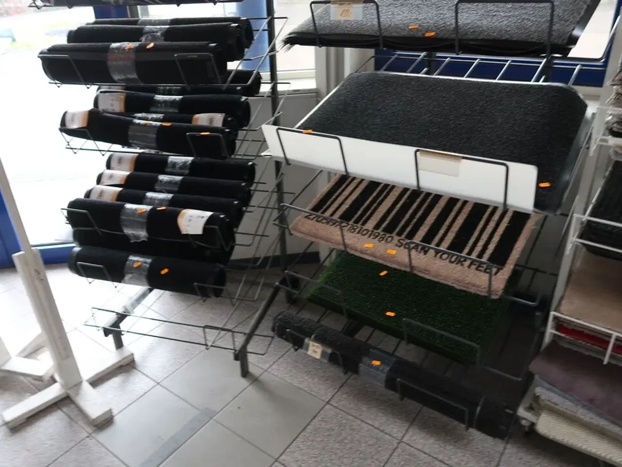 Billede 3 - 2 stk. stativer uden indhold