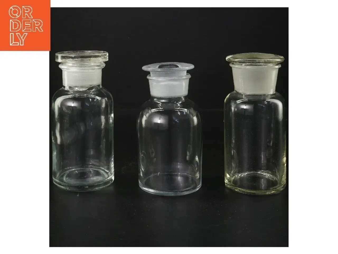 Billede 1 - Sæt med tre glasflasker (str. 14 & 13 & 14,5 cm)