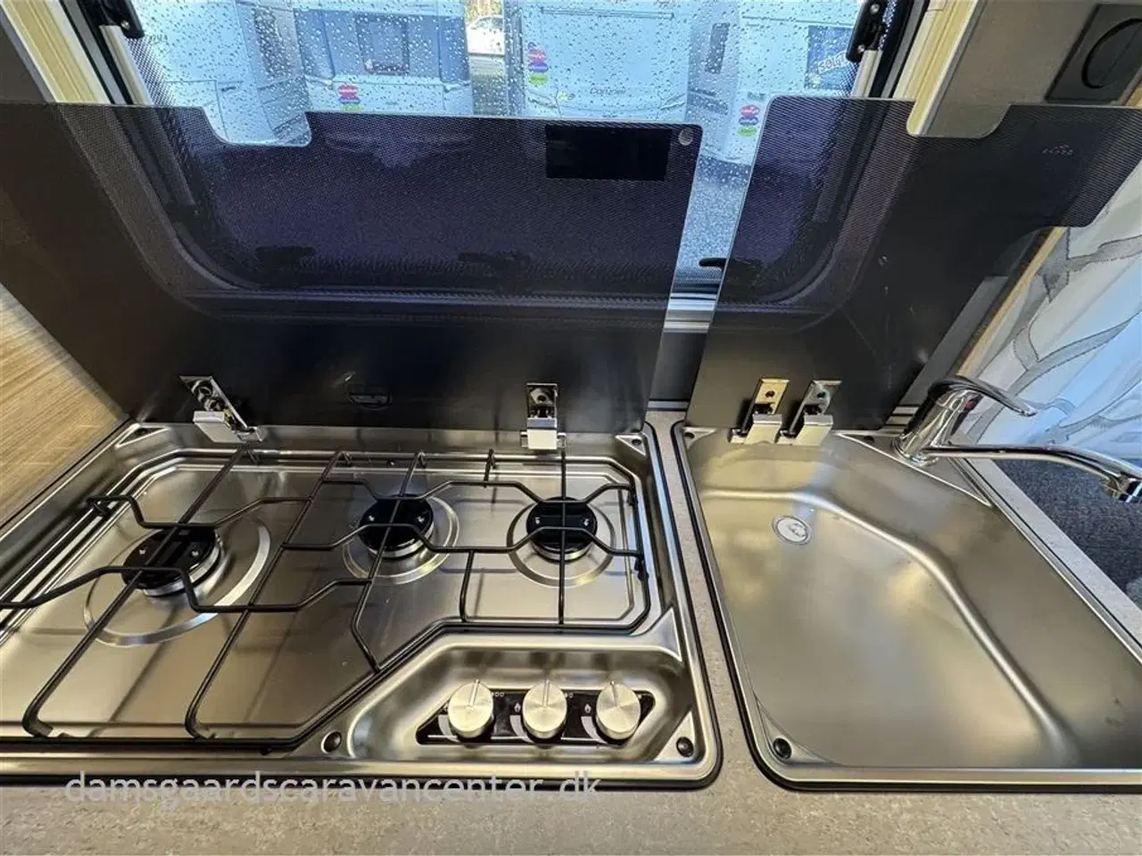 Billede 13 - 2025 - Fendt Bianco Activ 465 SFH   Fransk seng-Truma Combi4E-Gulvtemperering