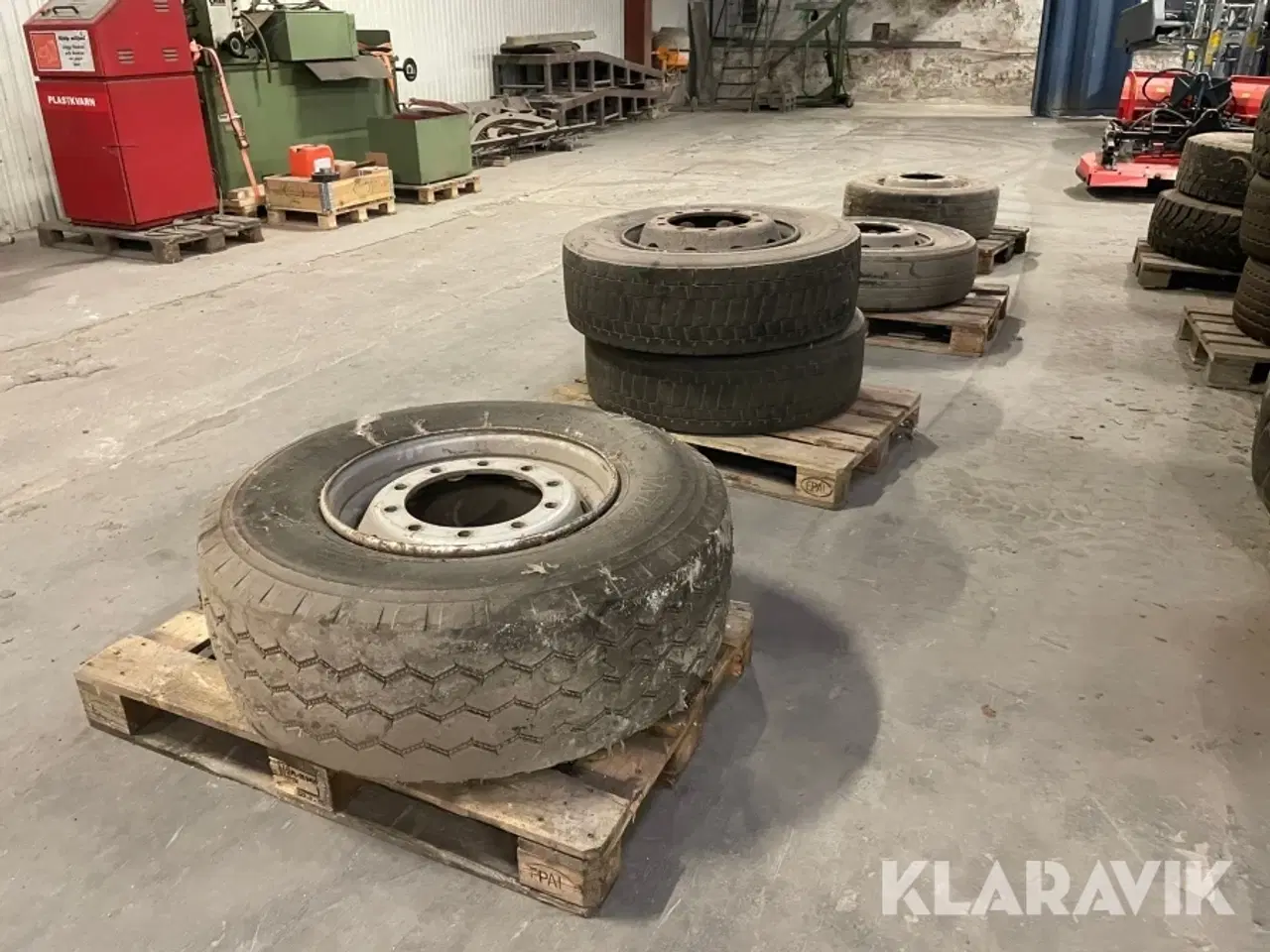 Billede 1 - Lastbils dæk 5 styk