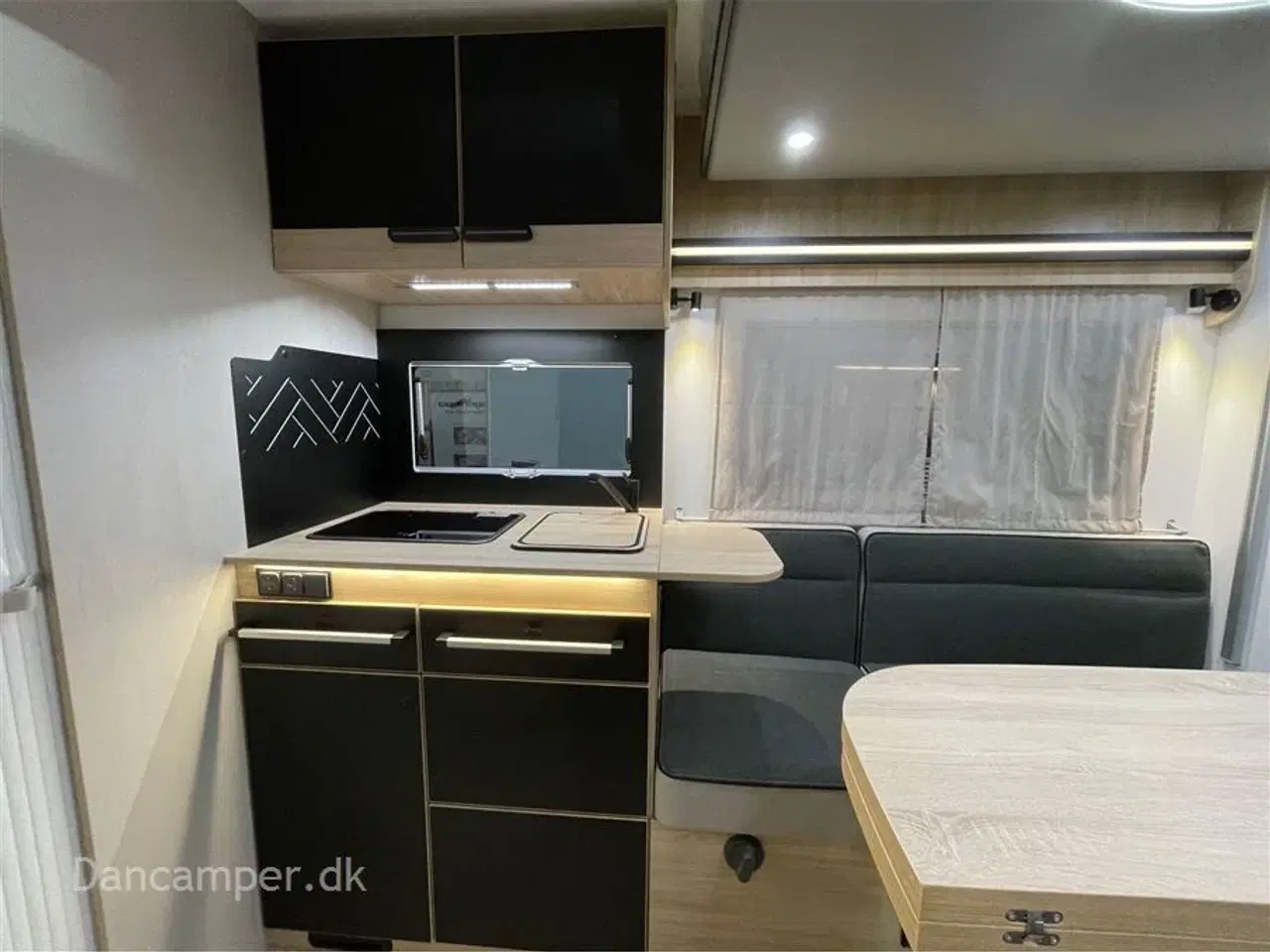 Billede 19 - 2026 - Chausson 650 Chausson 650 Titanium Line, Når stor rummelighed skal findes på den lille plads, 165HK med 8-trin aut.gear