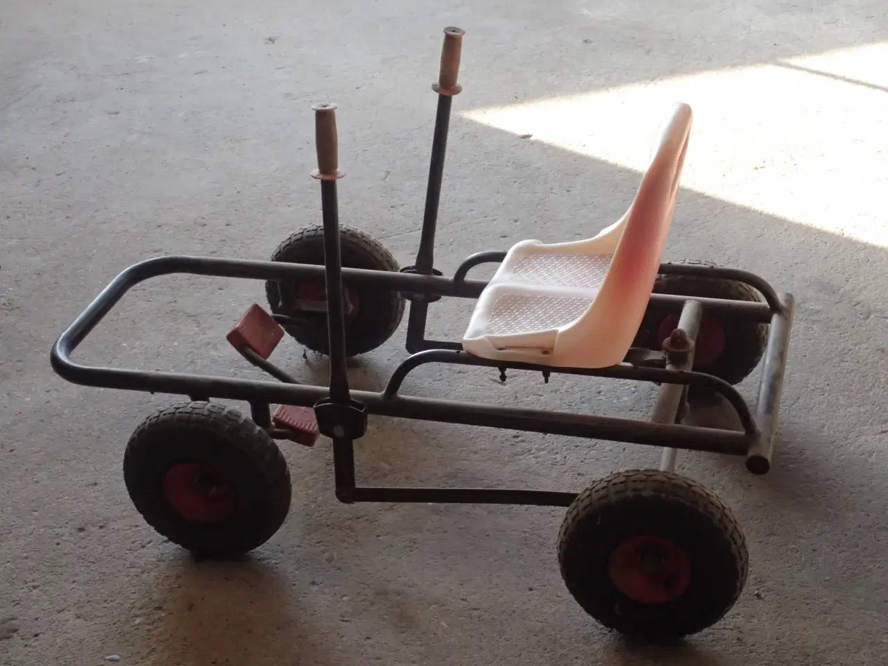 Billede 3 - Moon Cars passer fra ca. 3 år til 9 år.