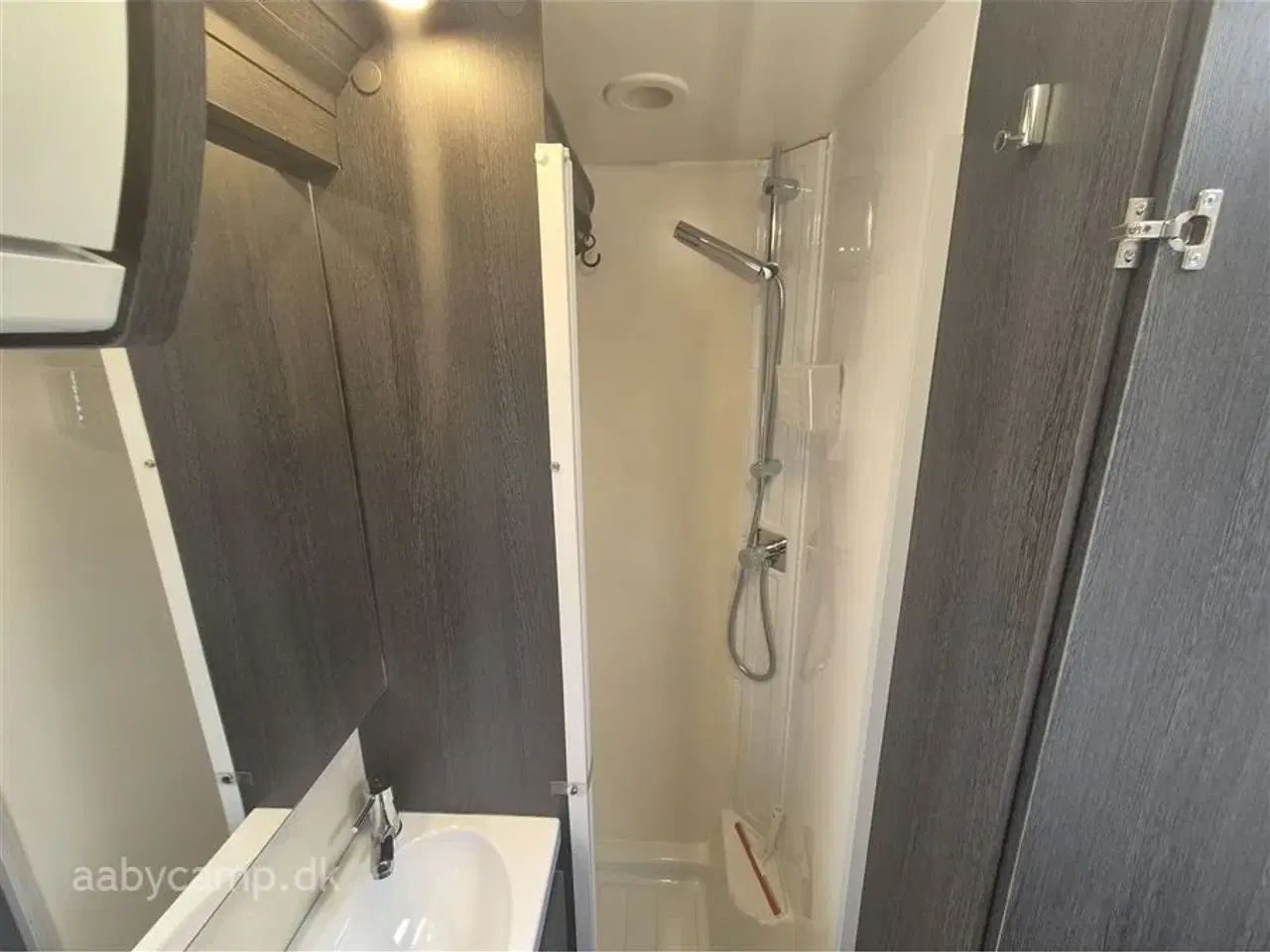 Billede 23 - 2021 - Rollerteam Kronos 282P Automatgear. Solcelle. markise. tv. lithium batteri. inverter. undervognsbehandlet. Bemærk kun 30,000 km!!