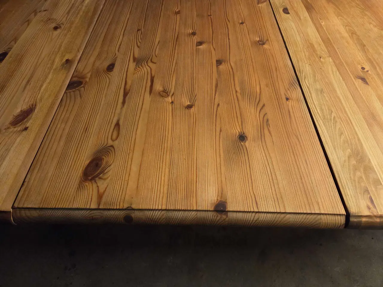 Billede 7 - Spisebord i træ
