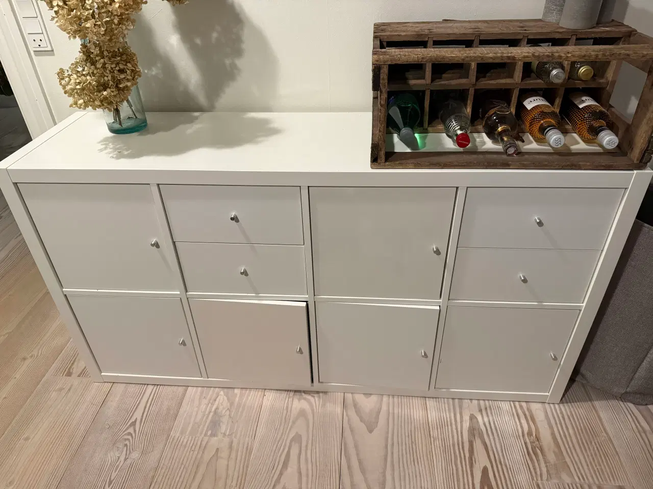 Billede 2 - Billeder, Ikea kommode, metal skab og skammel