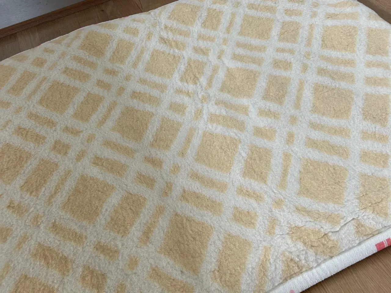 Billede 2 - Uld/ magnet tæppe VELLO