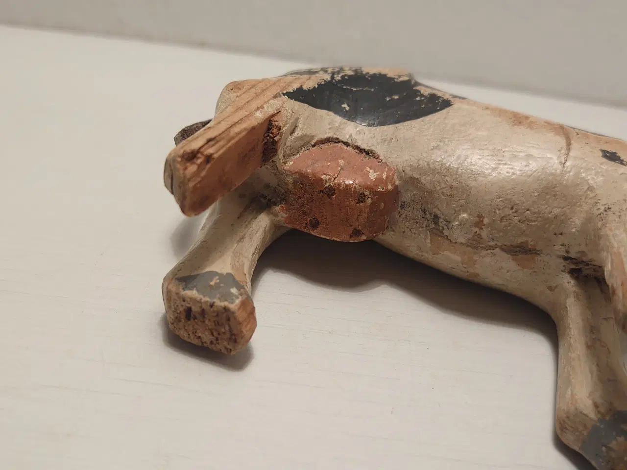 Billede 6 - Fængselslegetøj: Ko og kalv i træ.