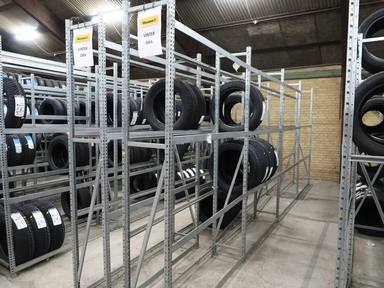 Billede 1 - 8 fag dækreoler uden indhold