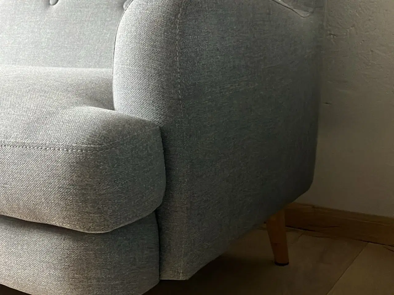 Billede 3 - Ny pris - Pæn lysegrå sofa fra røgfrit hjem