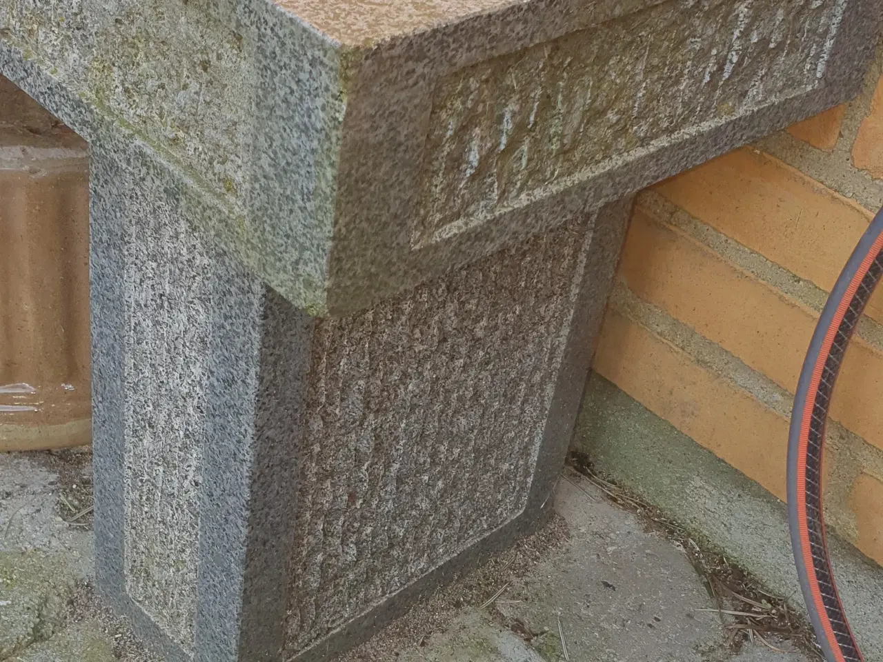 Billede 2 - Granitbænk til haven