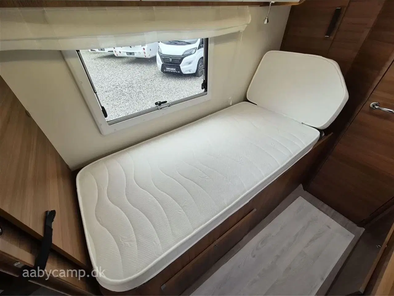 Billede 15 - 2022 - Elnagh Baron 575 Markise. solcelle. lithium batteri. inverter. cykelstativ. undervognsbehandlet. LPG fyldegas. Fuld service. 5 selepladser. Kun 41,000 km.