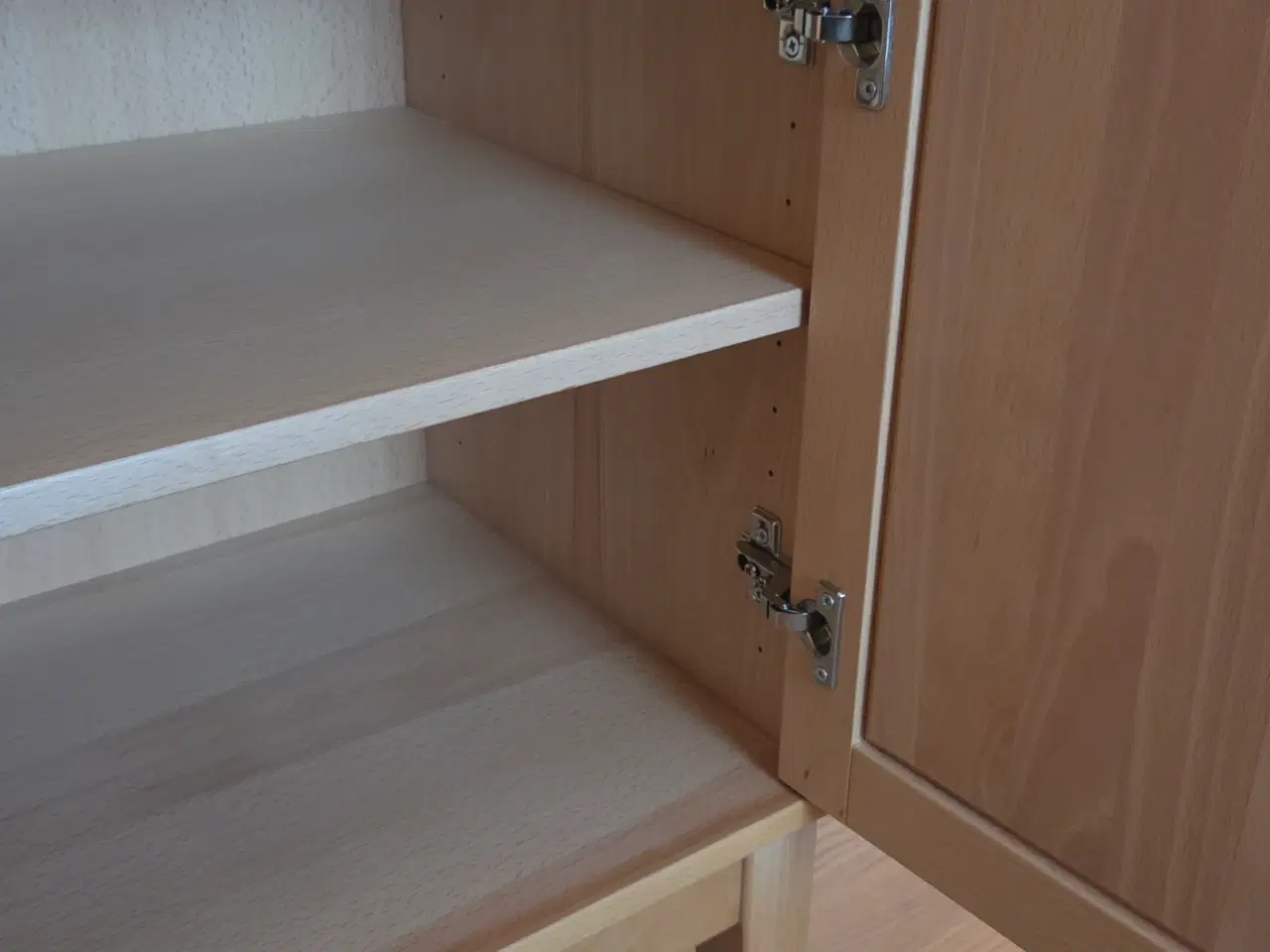 Billede 4 - Vitrineskab i massiv bøg