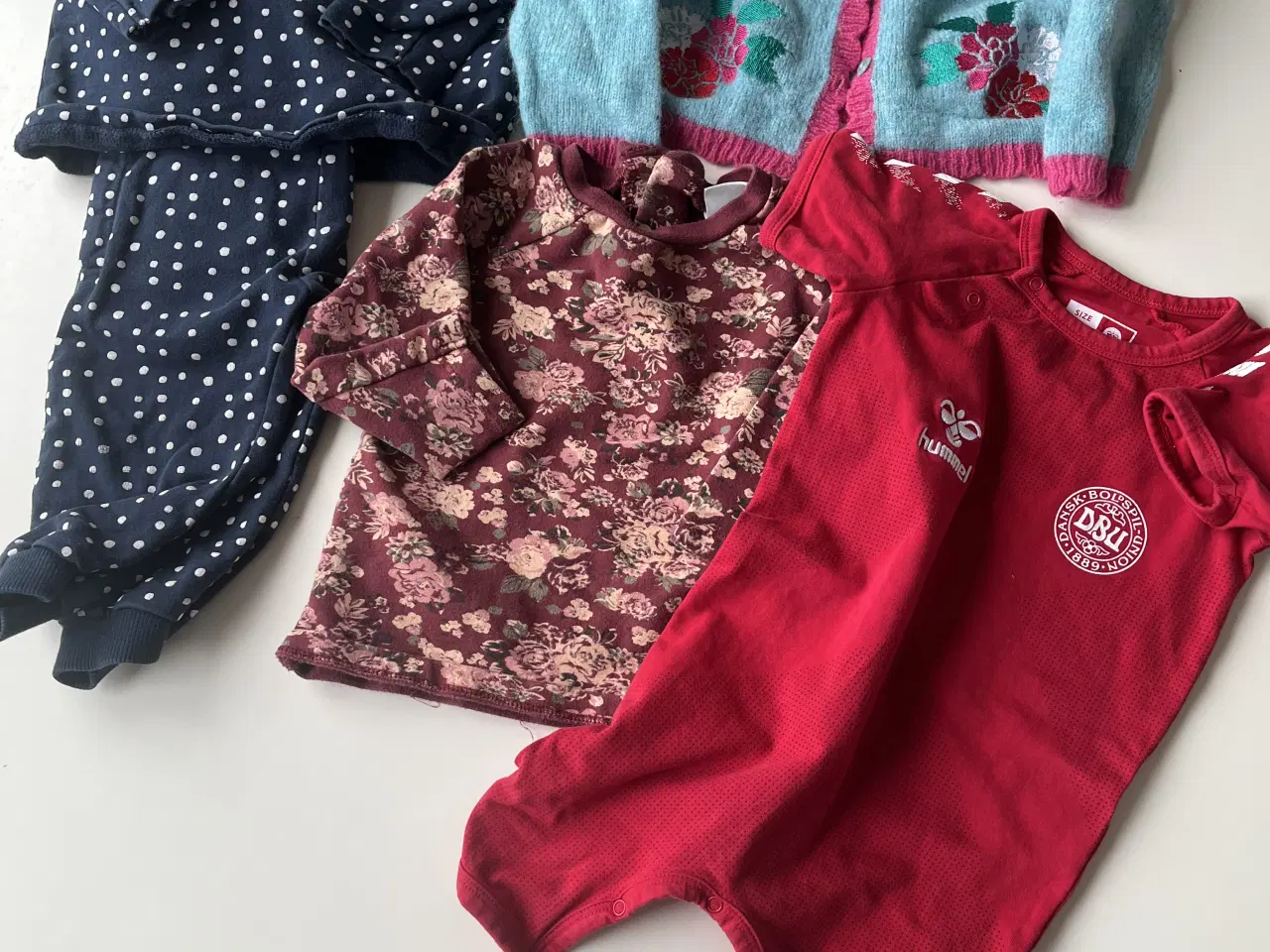 Billede 4 - pigetøj størrelse 74 