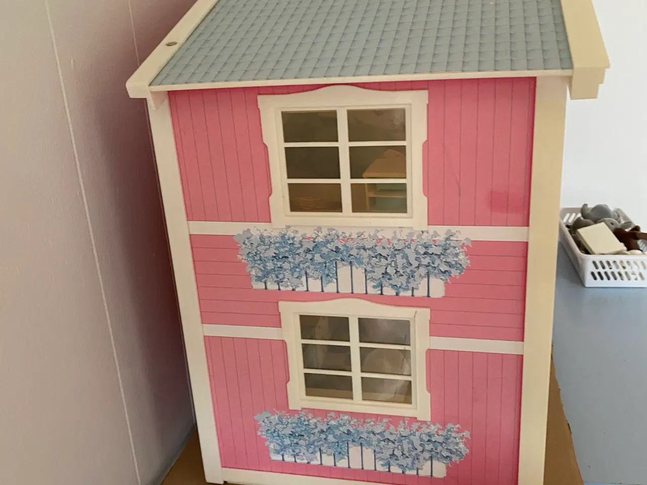 Billede 4 - Lundby dukkehus med møbler 