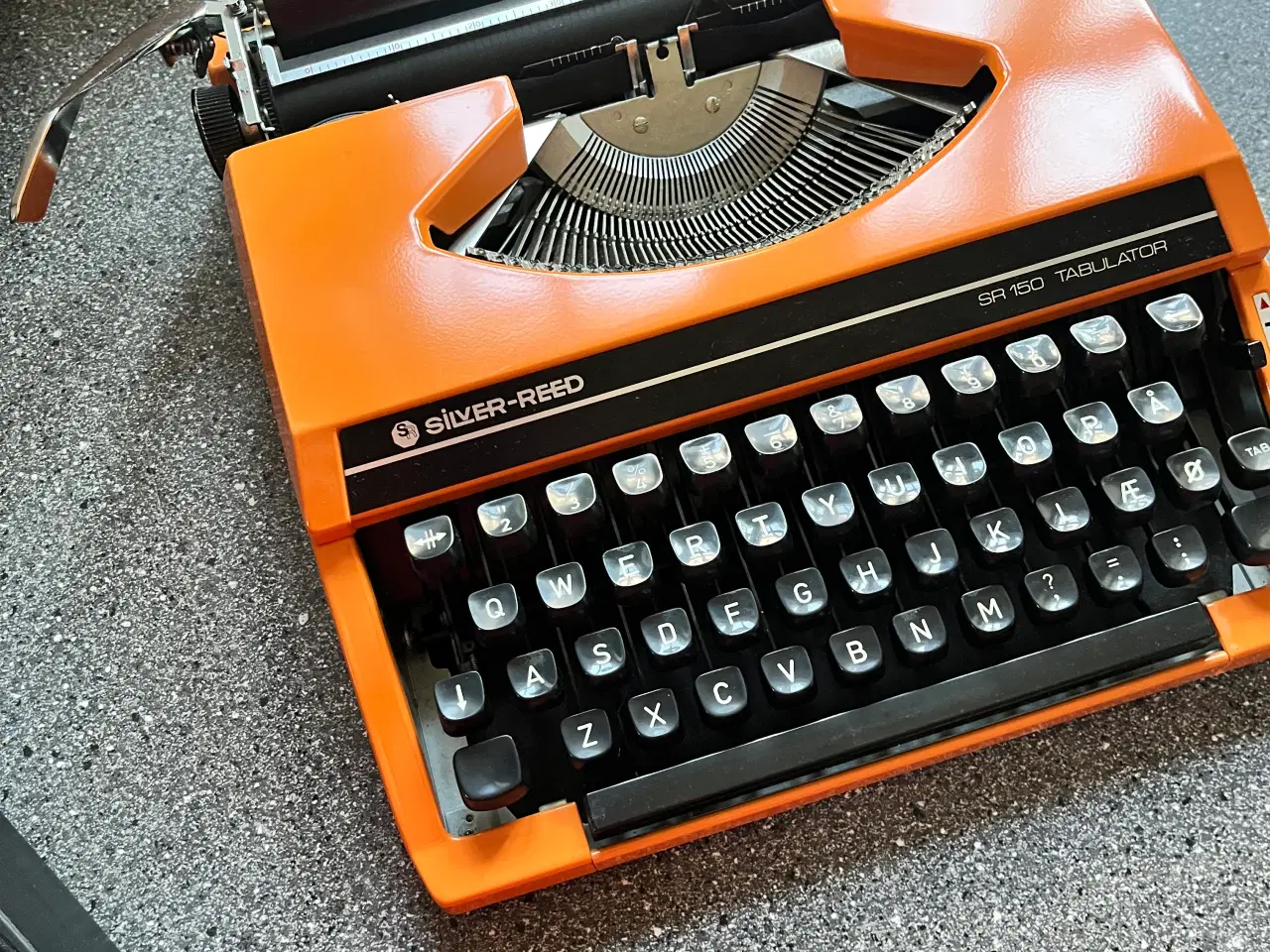 Billede 1 - Flot retrofarvet skrivemaskine 