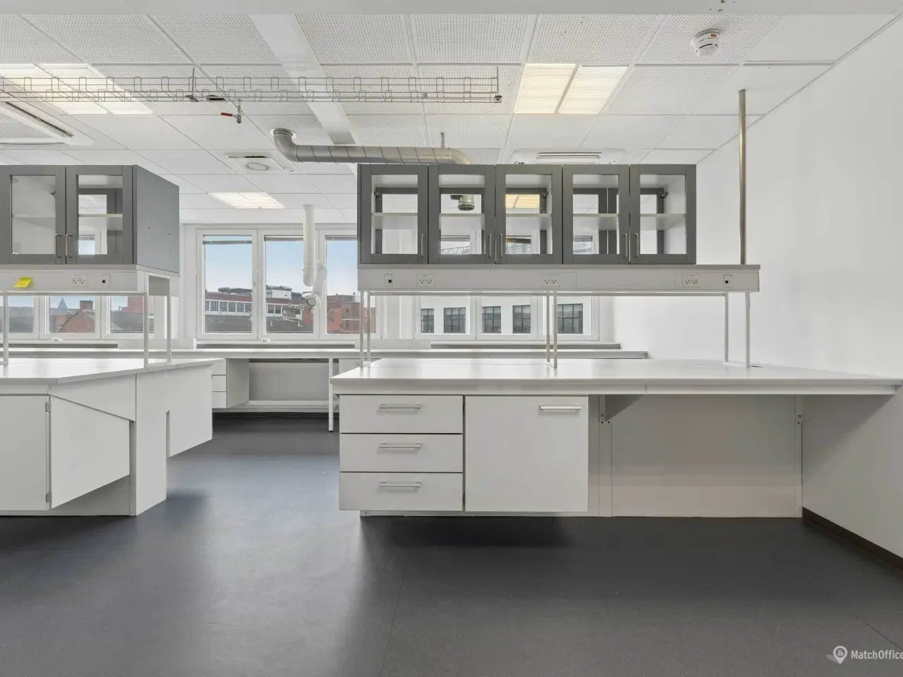 Billede 14 - Moderne og lyst laboratorium med kontor tæt på metro