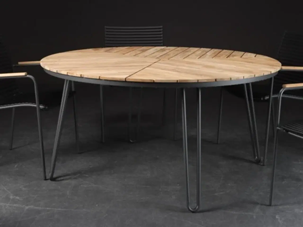 Billede 3 - Havebord samt fire stole 
