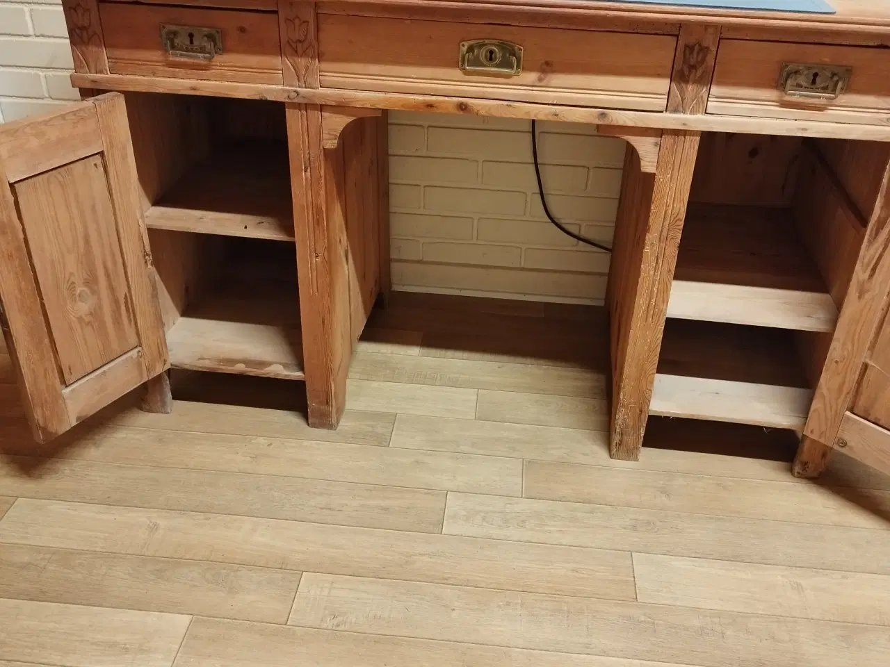 Billede 2 - Skrivebord til salg