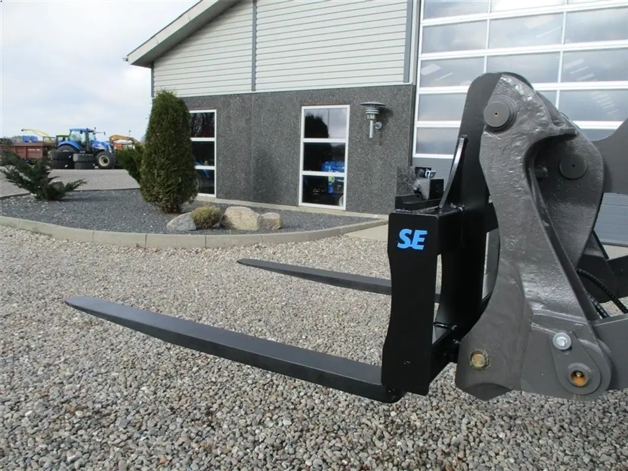 Billede 3 - Volvo Pallegafler 5ton 150cm smededegafler. NYT sæt