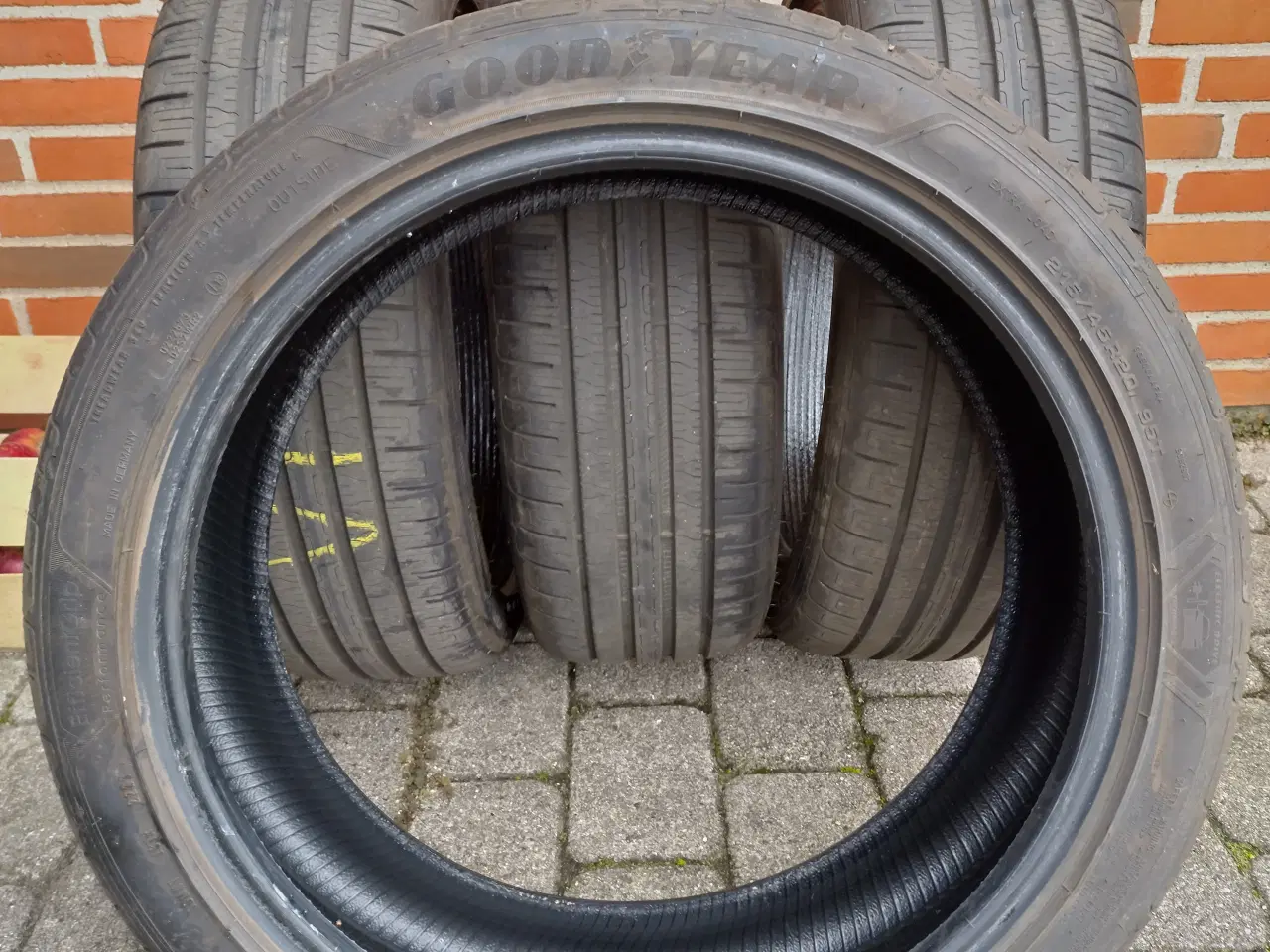 Billede 1 - sommerdæk 215/45 20r