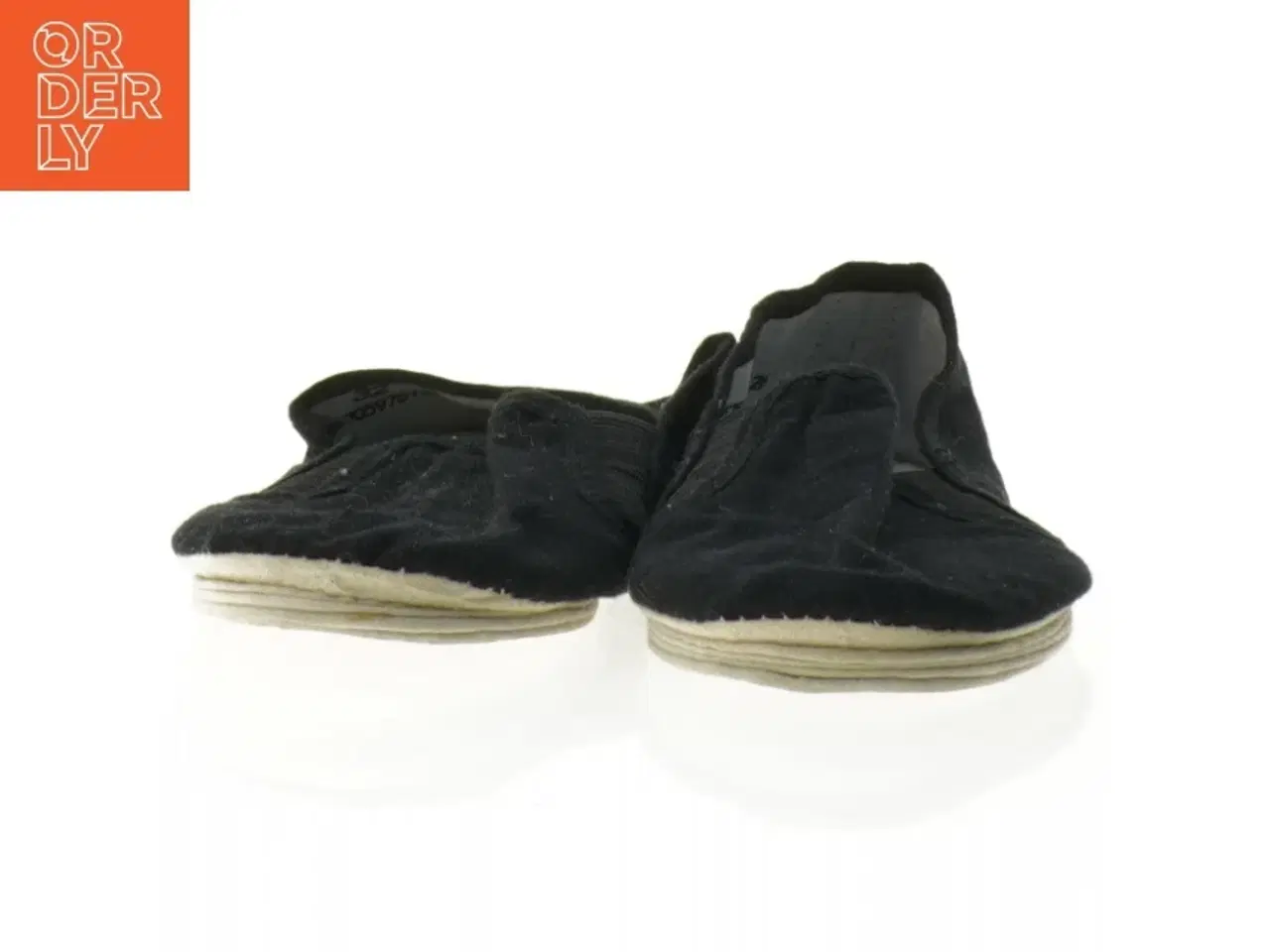 Billede 2 - Sorte stof-tøfler (str. 32)