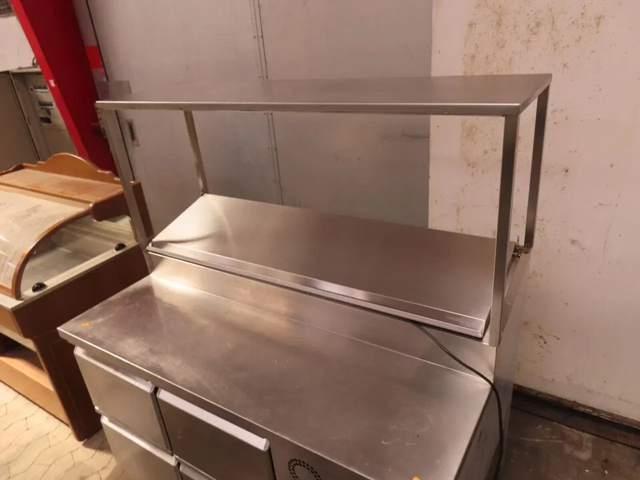 Billede 4 - Kølebord med 4 låger og topservering
