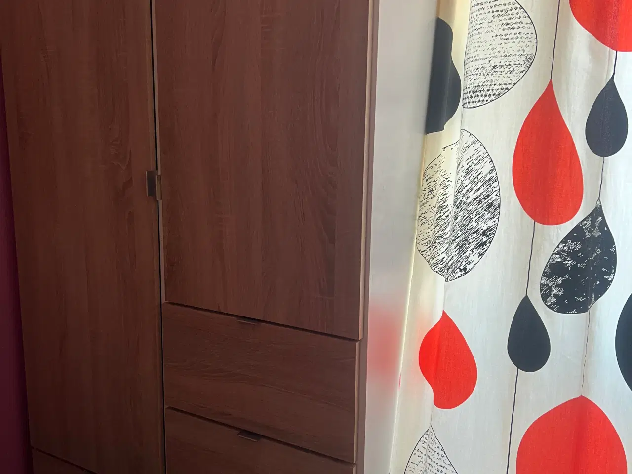 Billede 1 - Skab i egetræ 