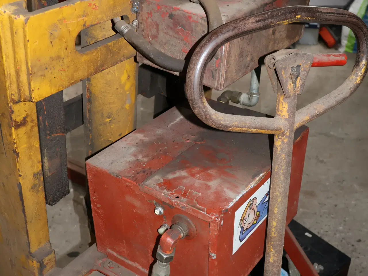 Billede 10 - Hjemmelavet autolift, afprøvet uden bil, kører