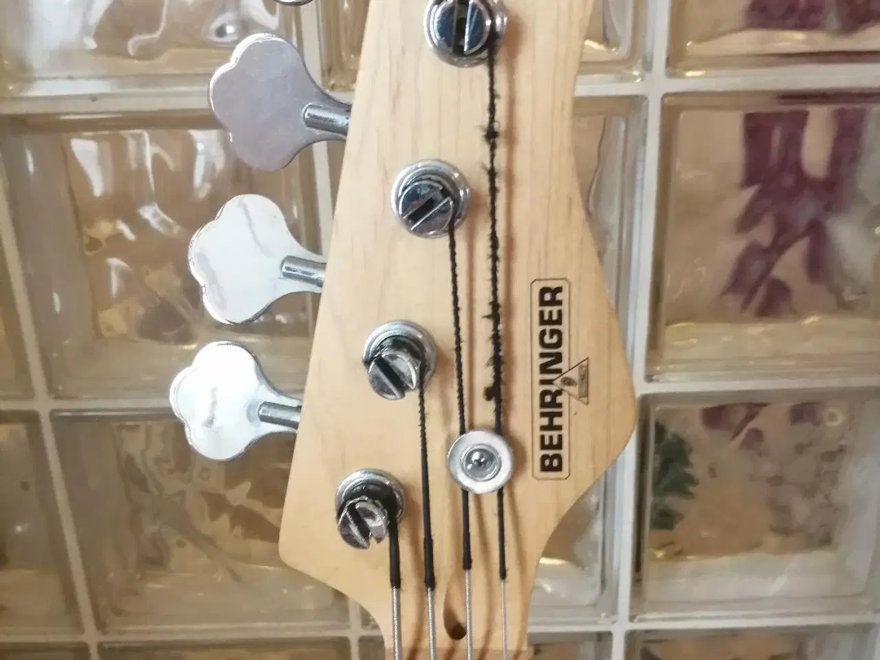 Billede 1 - Bass Guitar med rem og stativ