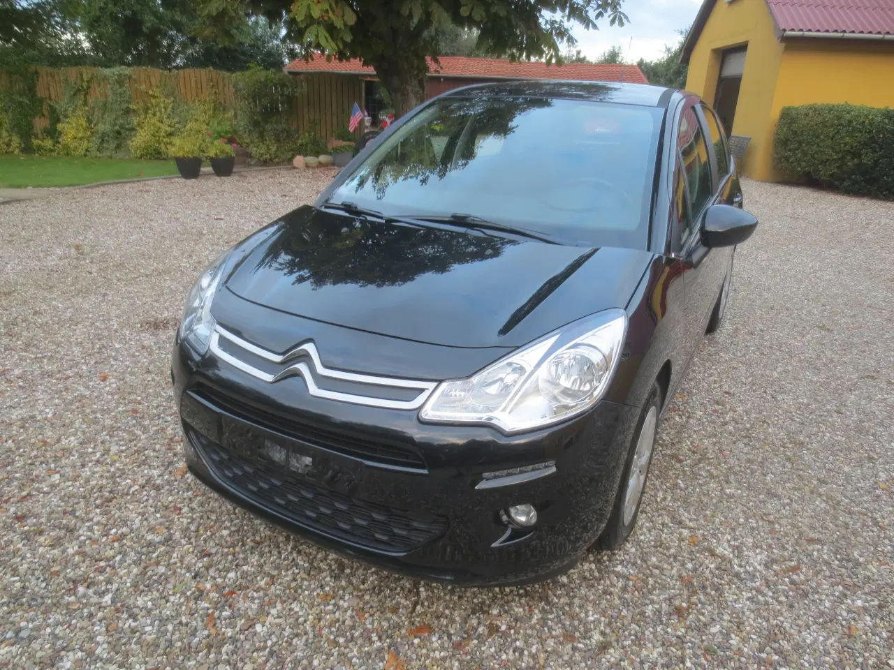 Billede 2 - Citroen C 3 1.2 i 82 Hk År 2016. Nysynet.