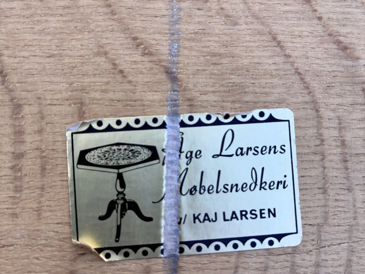 Billede 2 - Åge Larsen vintage kakkelbord egtræ  fra 1960-1970