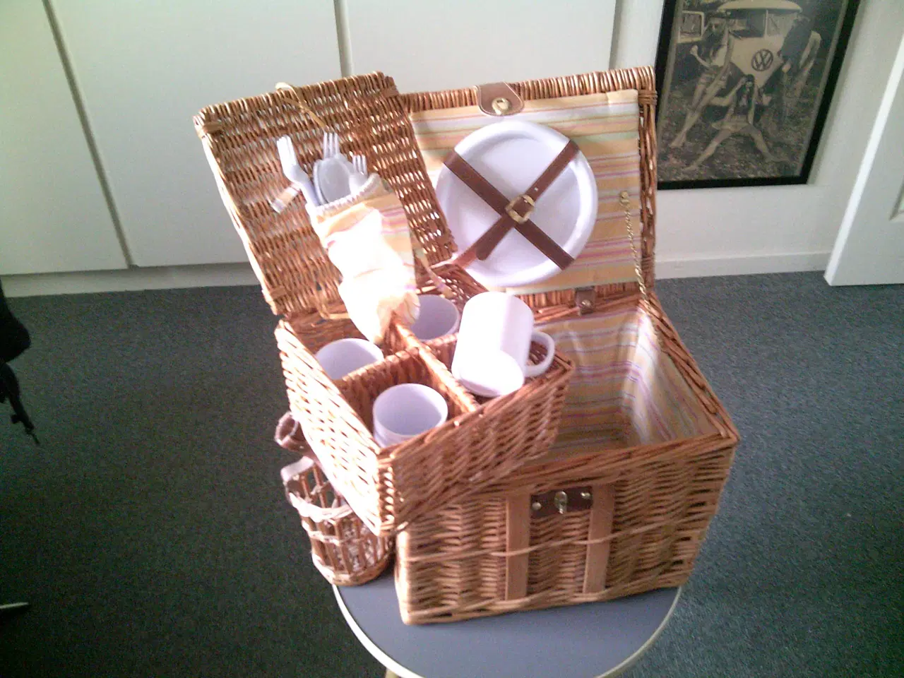 Billede 1 - PICNICKURV TIL VETERANBIL.