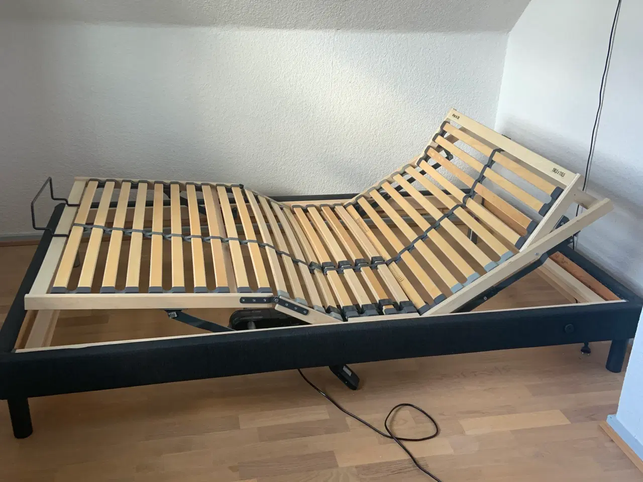 Billede 4 - Seng med elevation 120x200