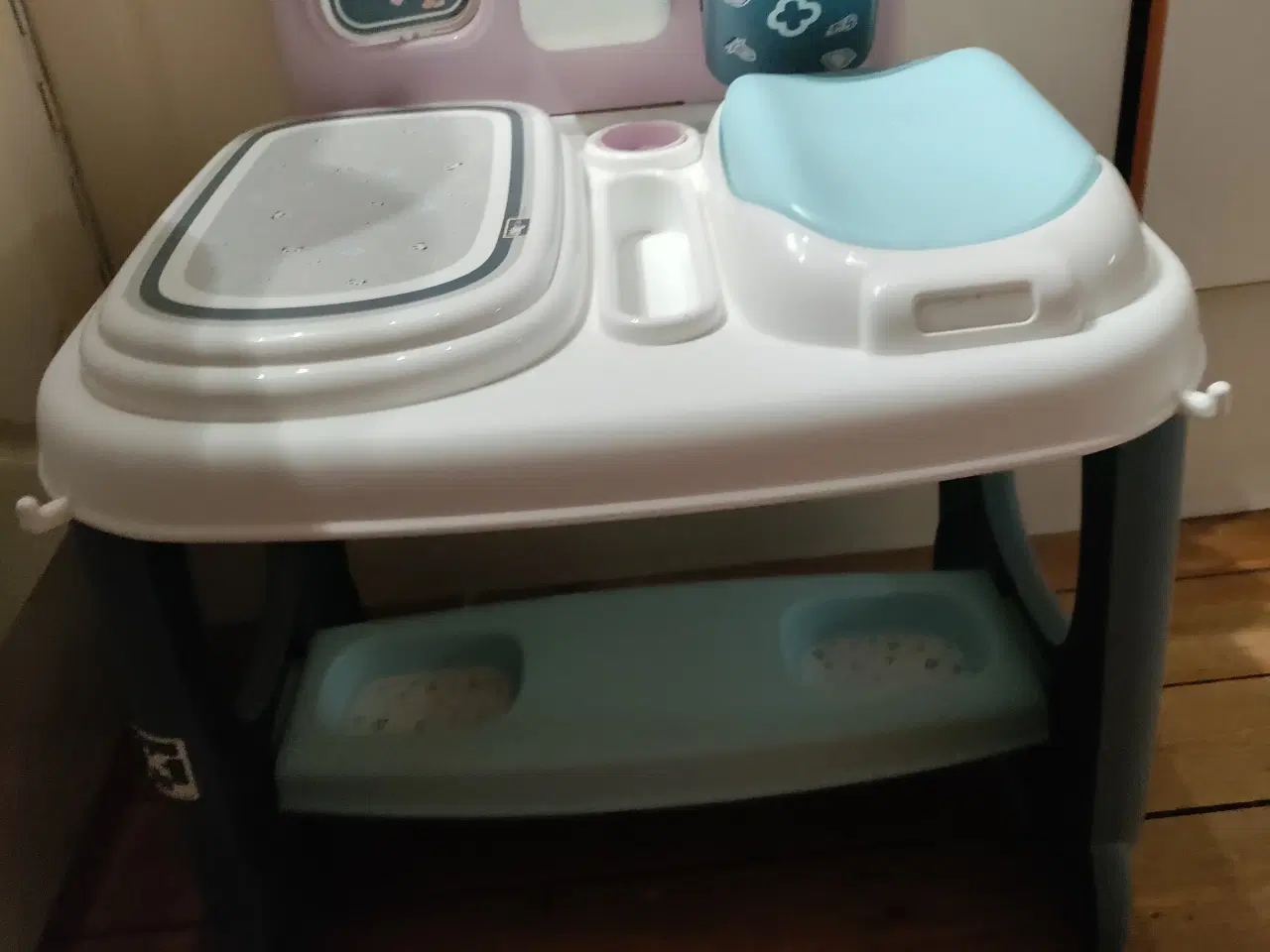 Billede 1 - Puslebord til dukke 