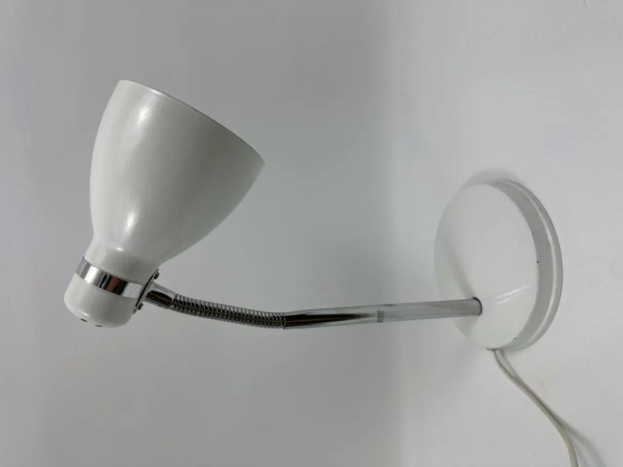 Billede 2 - Retro bordlampe, Hvid