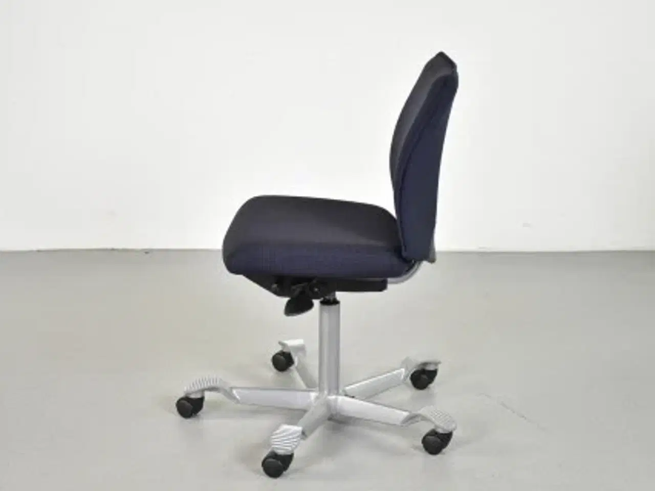 Billede 2 - Häg h05 5200 kontorstol med sort/blå polster