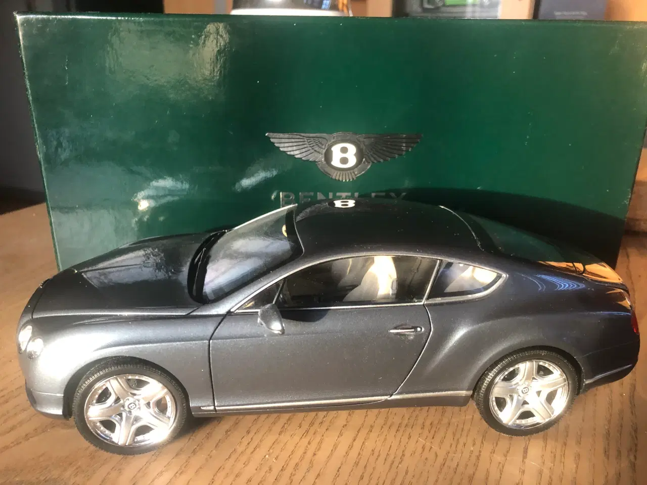 Billede 4 - 1:18 Bentley Continental GT 2011 Dealer