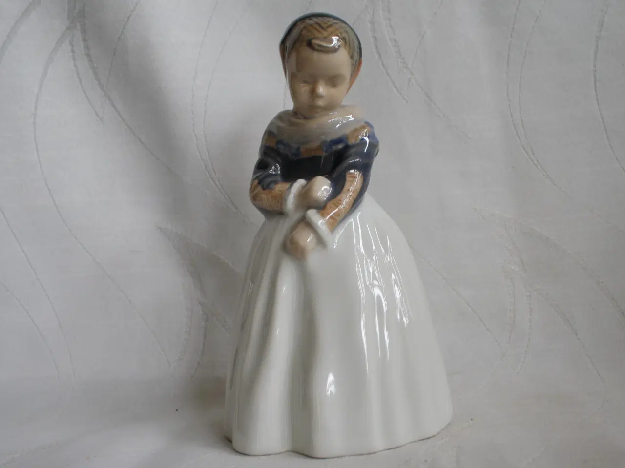 Billede 1 - Amagerpige, figur fra Royal Copenhagen