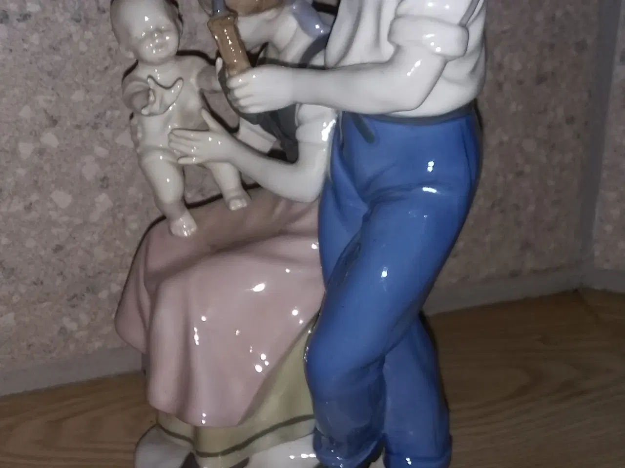 Billede 3 - Porcelæns figur