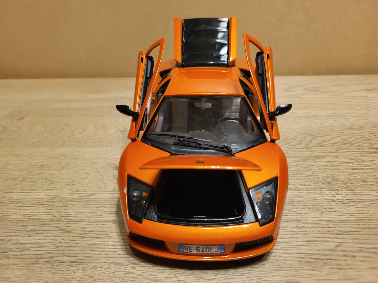 Billede 4 - Modelbil. LAMBORGHINI MURCIELAGO (2001) Skala 1/18