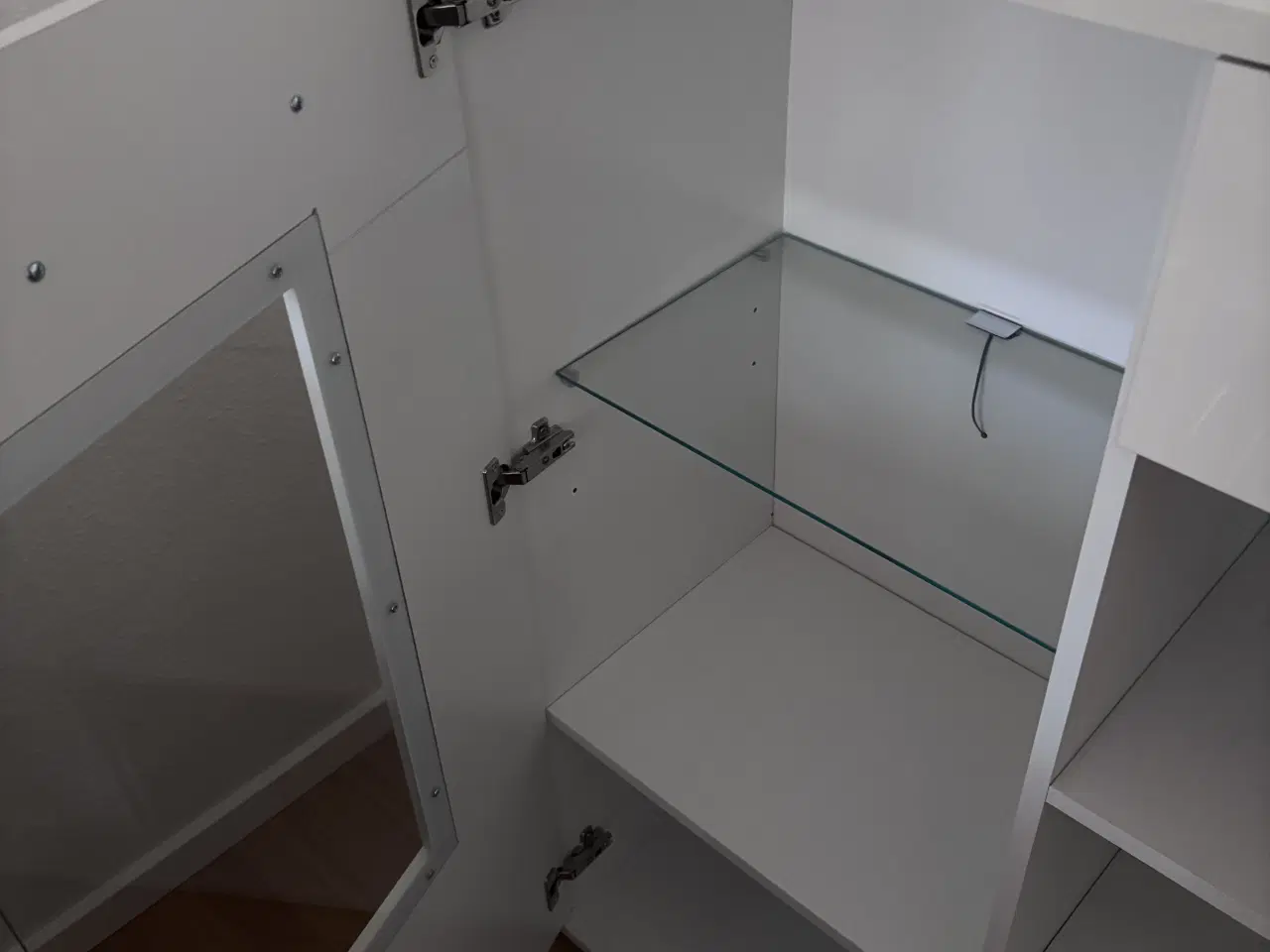 Billede 4 - Hvid skænk