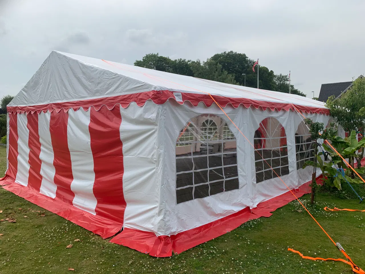 Billede 2 - 6x12 M professionelt partytelt udlejes – plads til