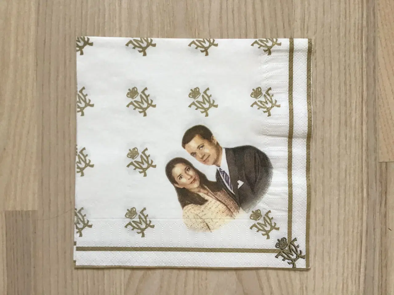 Billede 1 - Fin serviet m/ Frederik og Mary ( forlovelse 2003)