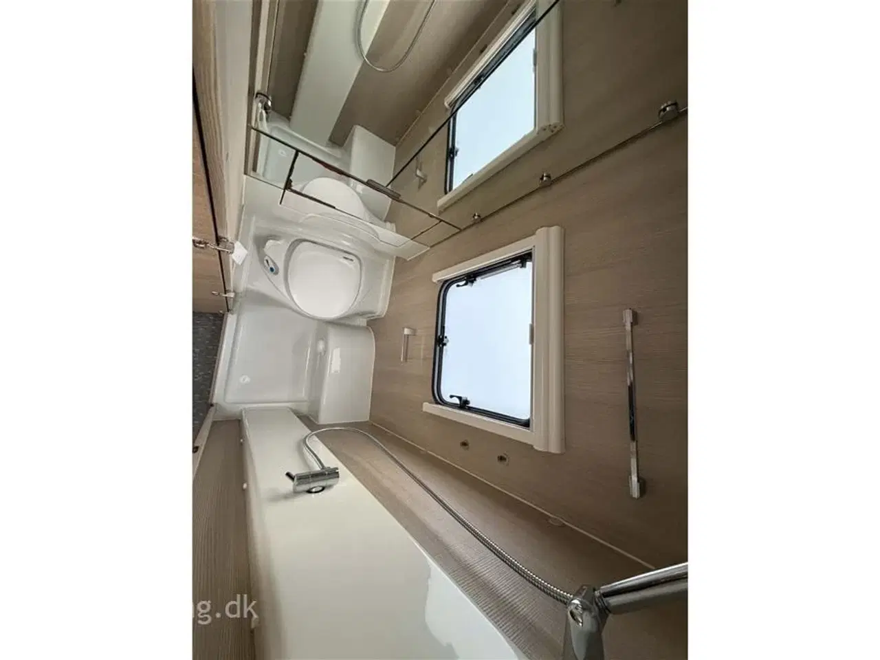 Billede 10 - 2016 - Adria Adora 542 UL   Enkeltsenge - Fortelt - Mover - Aircondition.