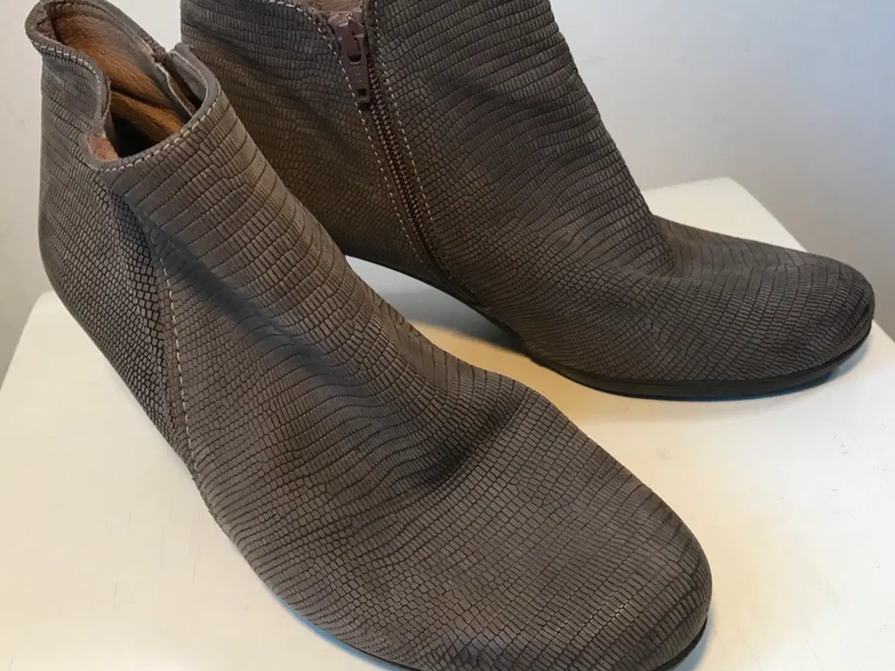 Billede 1 - Wonders, støvletter, str 42