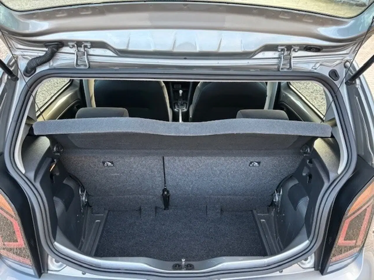 Billede 14 - Velholdt VOLKSWAGEN E-Up!