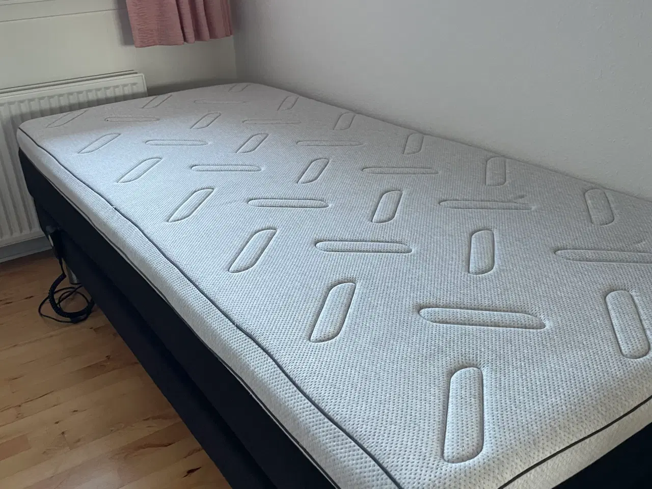 Billede 2 - 2 stk elevationssenge med gavl