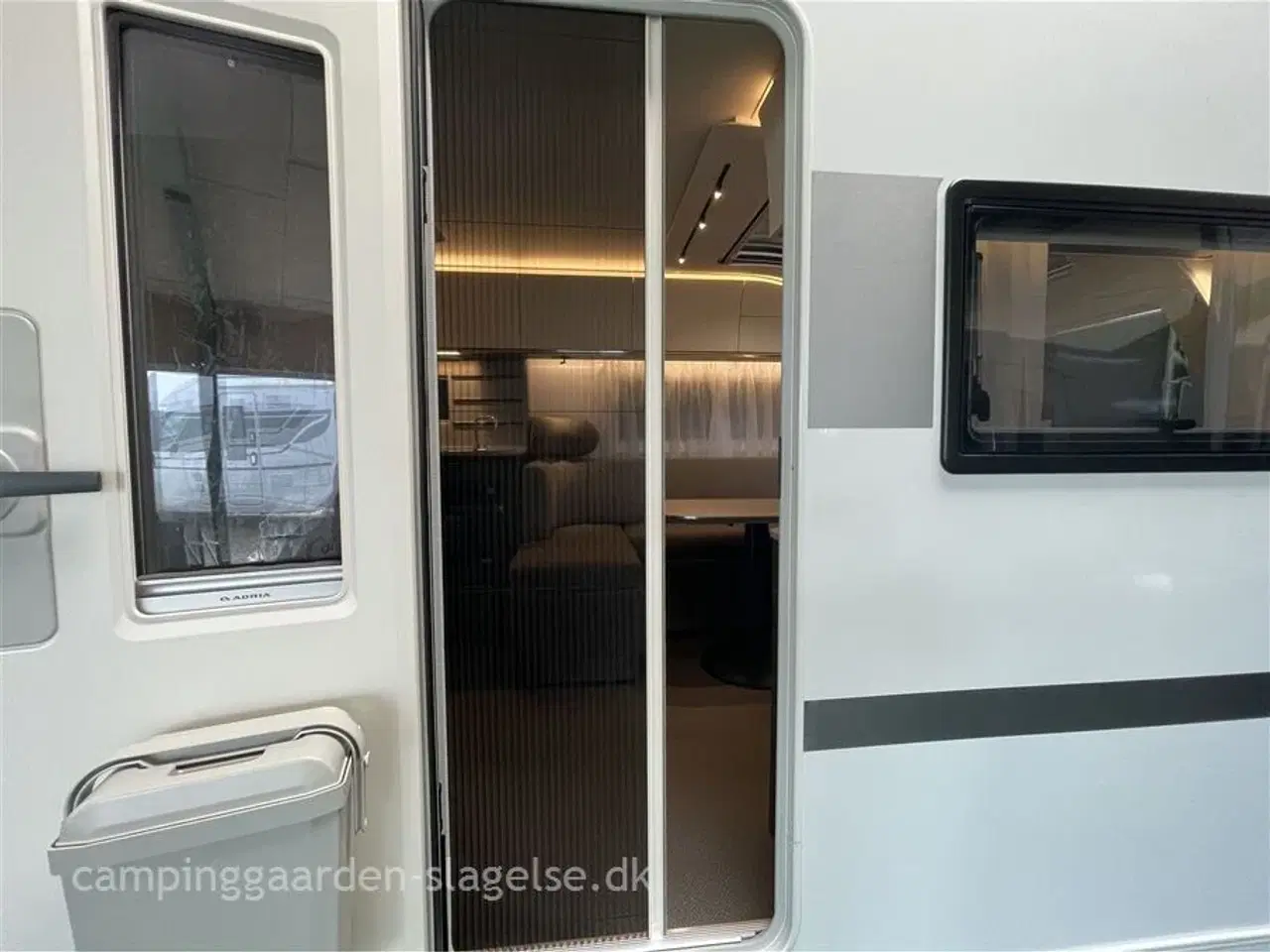 Billede 3 - 2023 - Adria Alpina 583 LP   Helårs isoleret med ALDE centralvarme